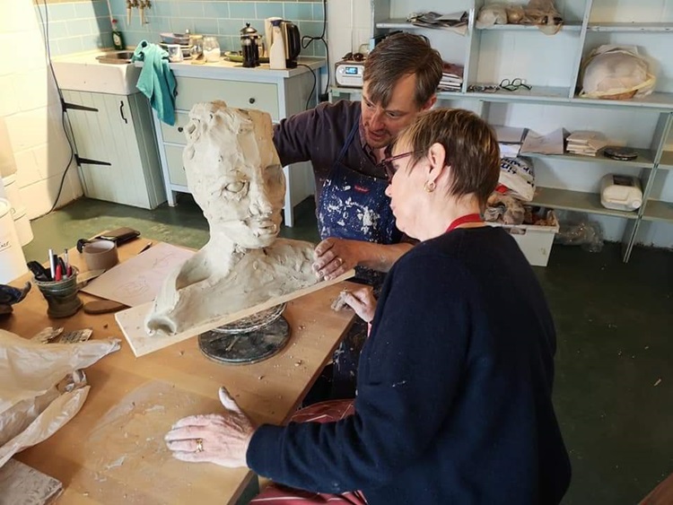 learn how to sculpture with clay